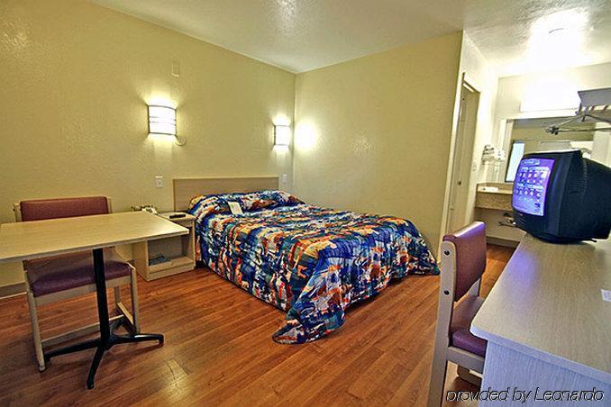 Hotel 6-mcallen, Tx