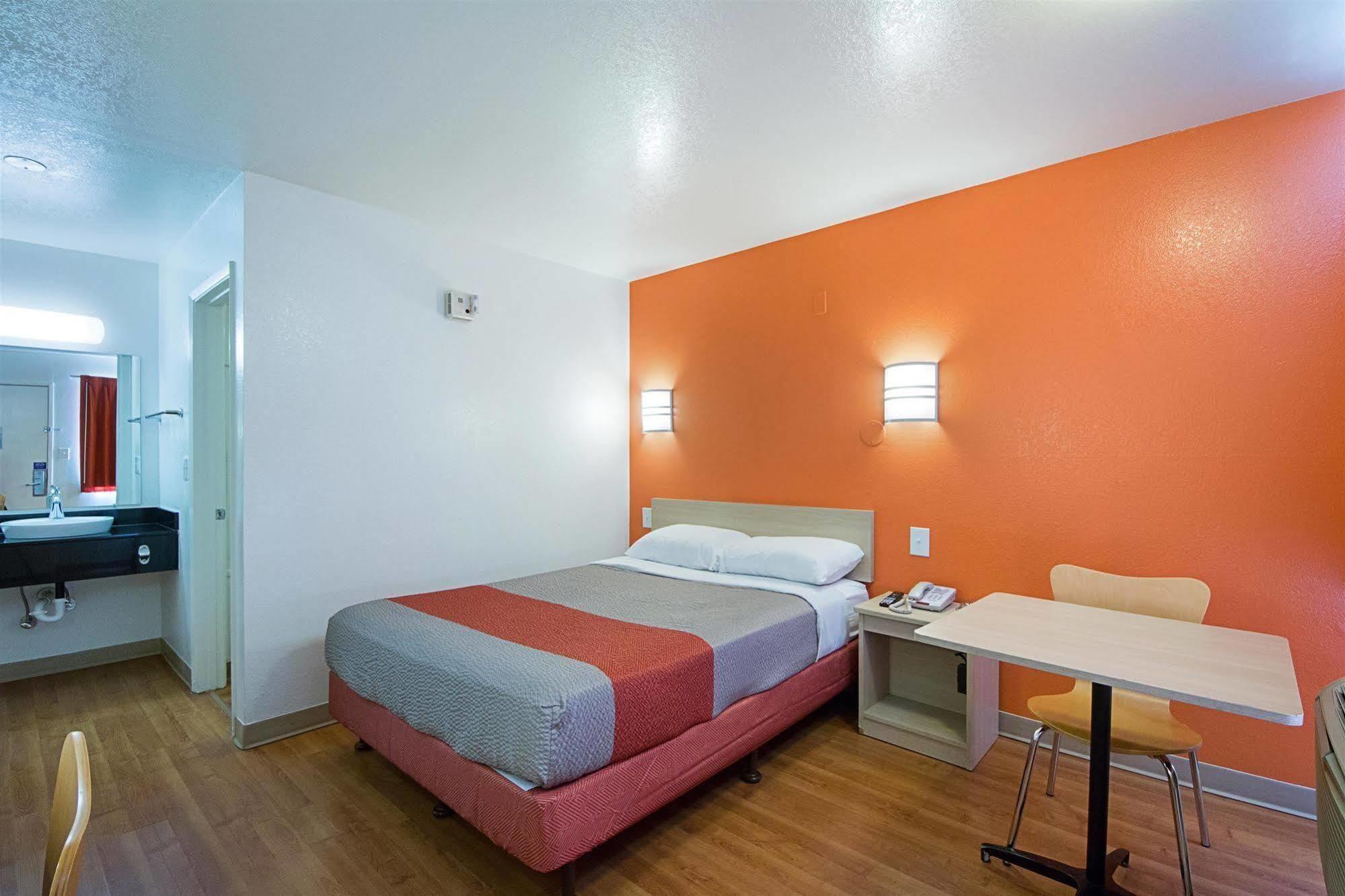 6-mcallen, Tx 4* McAllen