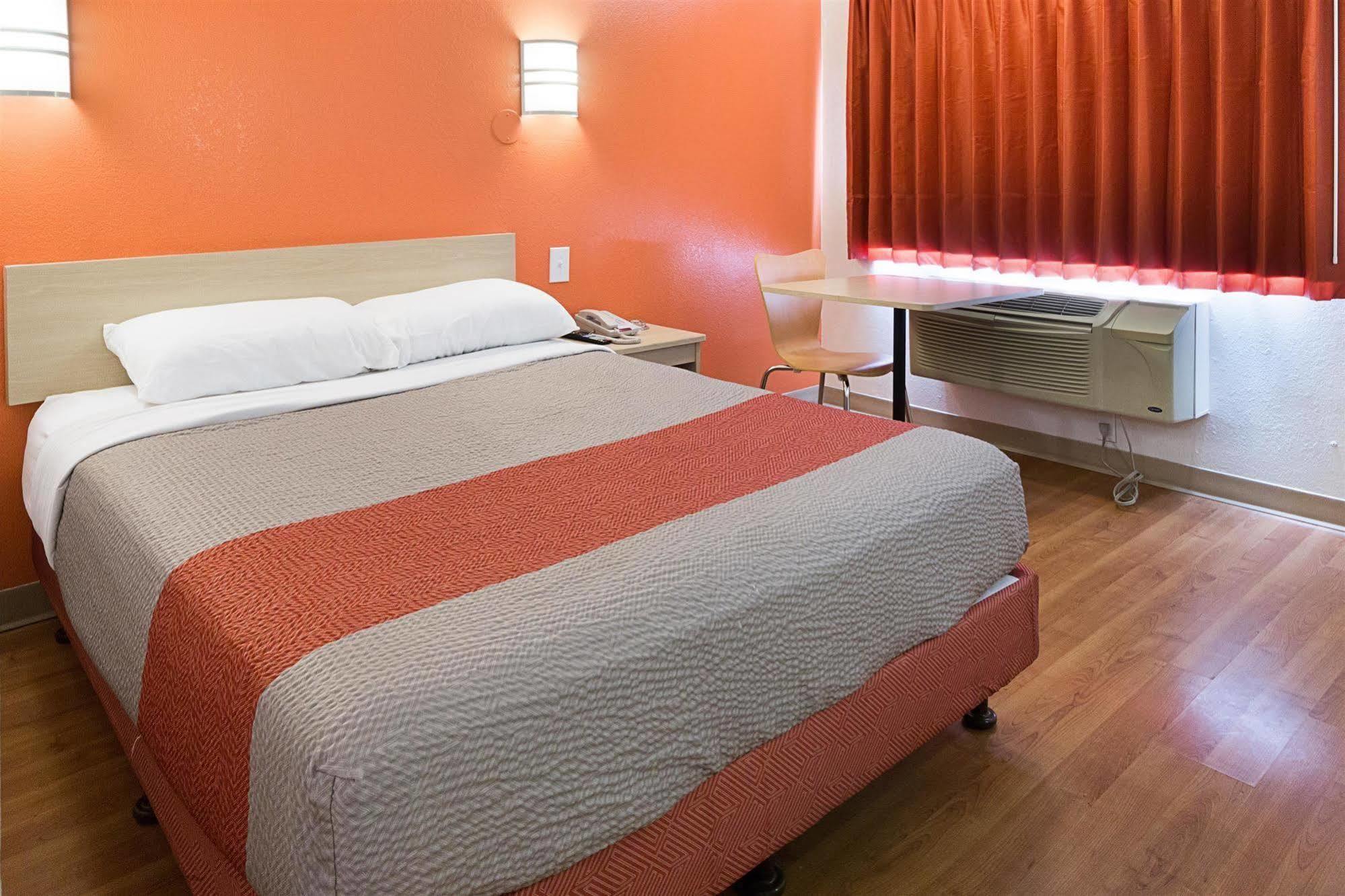 6-mcallen, Tx Hotel